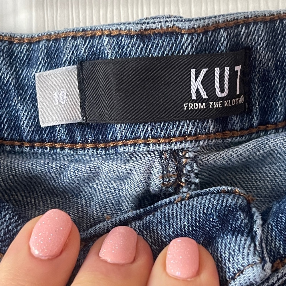 Kut from the Kloth Frayed Hem Cropped Jeans in Blue - Picture 8 of 9